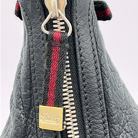 Authentic Gucci Black Leather Shoulder bag / Hobo - Picture 5 of 17